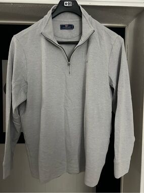 Vineyard Vines Men's Light Gray Quarter-Zip Pullover
